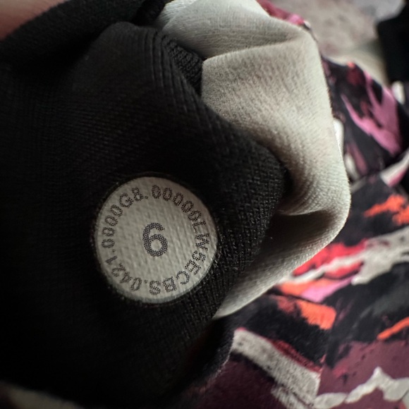 Lululemon Lunar New Year Align High-Rise Pant 25"
Tiger Tide Smoky Red M… - Picture 2 of 7